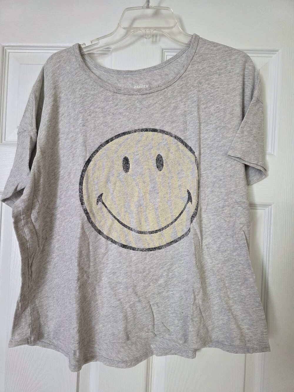 Women’s Aerie Offline Gray Short-Sleeve Tee Yellow Smiley Graphic Size Medium